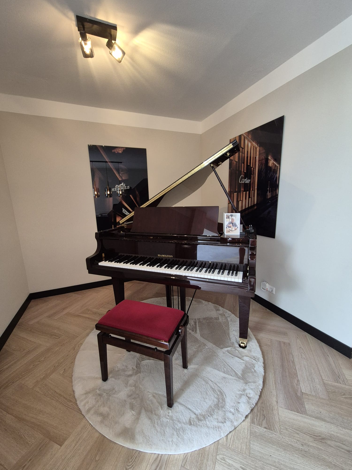 Klassieke traprenovatie in wit gelakt hout